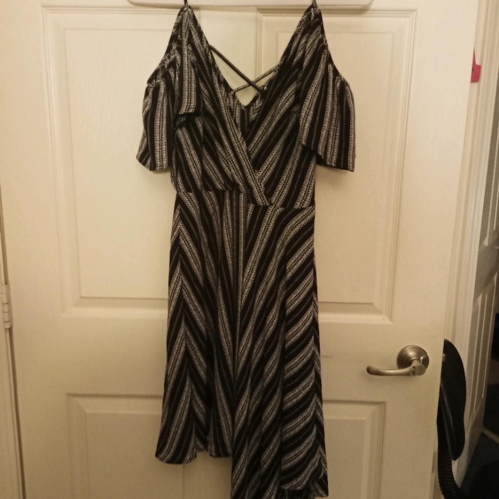 Stripped V-neck dress